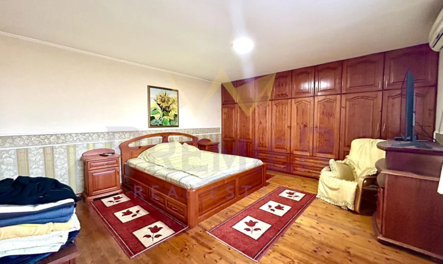 Впечатляваща двуетажна къща в град Балчик -  - снимка 11 - Имоти Премиер