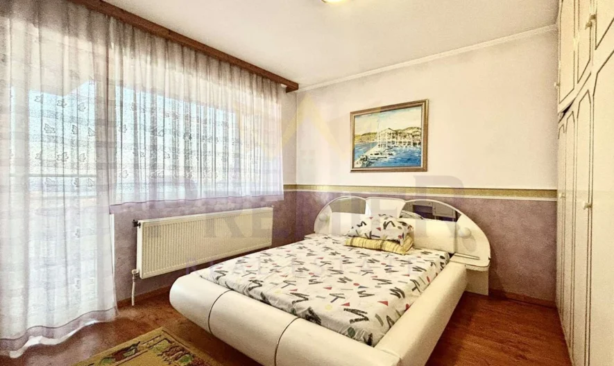 Впечатляваща двуетажна къща в град Балчик - - снимка 12 - Имоти Премиер