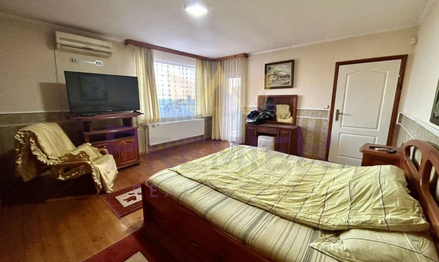 Впечатляваща двуетажна къща в град Балчик -  - снимка 13 - Имоти Премиер