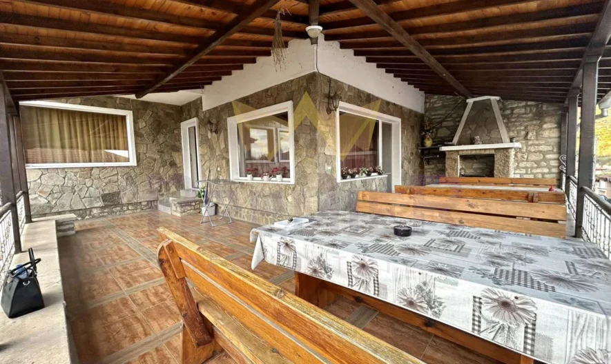 Впечатляваща двуетажна къща в град Балчик - - снимка 4 - Имоти Премиер