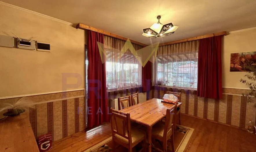 Впечатляваща двуетажна къща в град Балчик - - снимка 8 - Имоти Премиер