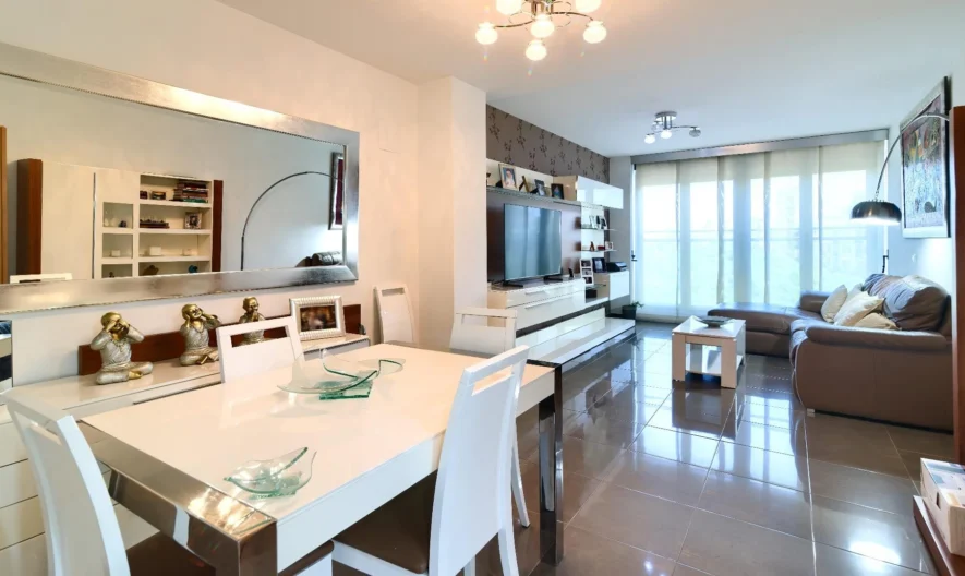 Wohnung in Valencia (4 Schlafzimmer, 2 Badezimmer) -  - snimka 1 - Imoti Premier