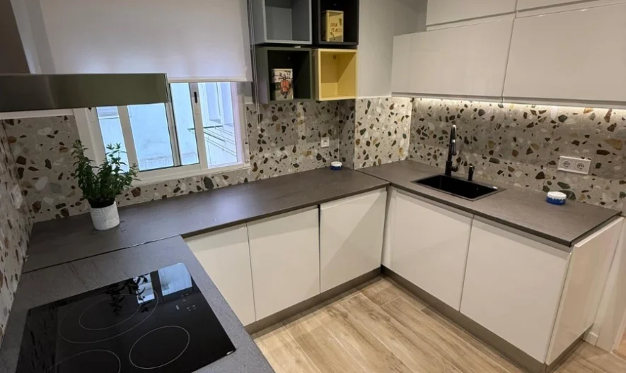 Wohnung in Valencia (4 Schlafzimmer, 2 Badezimmer) -  - snimka 1 - Imoti Premier