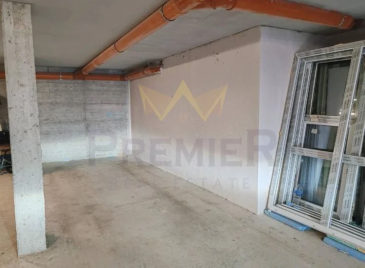 Закрито паркомясто в подземен гараж на тухлена сграда в кв. Възраждане 1, гр. Варна -  - снимка 1 - Имоти Премиер