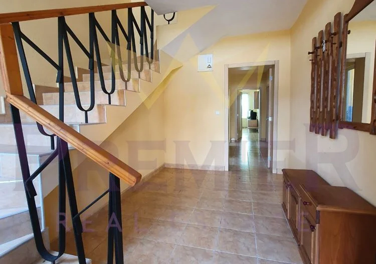 Затворен комплекс в с. Рогачево -  - снимка 11 - Имоти Премиер