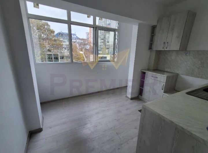 Завършен тристаен апартамент Варна Базар Левски - - снимка 3 - Имоти Премиер