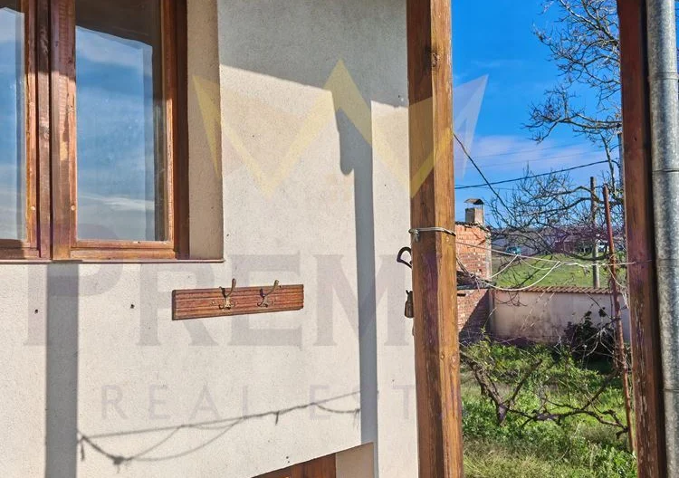 Живот сред спокойствие-къща в с.Маринка - - снимка 4 - Имоти Премиер