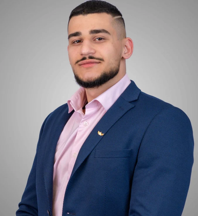 ПРОСТОРЕН ЧЕТИРИСТАЕН АПАРТАМЕНТ С НЕВЕРОЯТНА ГЛЕДКА - ИМОТИ ПРЕМИЕР - Агенция за недвижими имоти