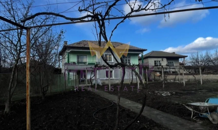 Zweistöckiges Haus im Dorf Novi Izvor - - snimka 1 - Imoti Premier