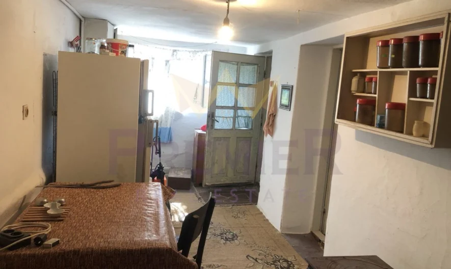 Zweistöckiges Haus in der Stadt Valchi Dol, Gebiet Varna - - snimka 5 - Imoti Premier