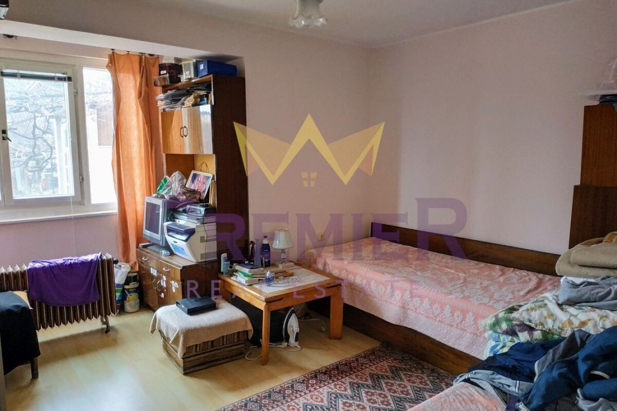Двуетажна Къща с 600кв. Двор в кв.Виница гр.Варна - ИМОТИ ПРЕМИЕР - Агенция за недвижими имоти