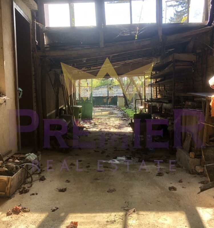 Двуетажна къща в гр. Вълчи дол, обл.Варна - ИМОТИ ПРЕМИЕР - Агенция за недвижими имоти