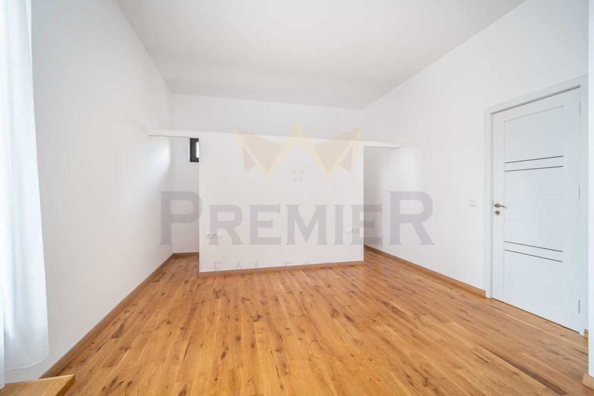 Четиристаен апартамент завършен до ключ с двоен гараж в района на Бриз - ИМОТИ ПРЕМИЕР - Агенция за недвижими имоти