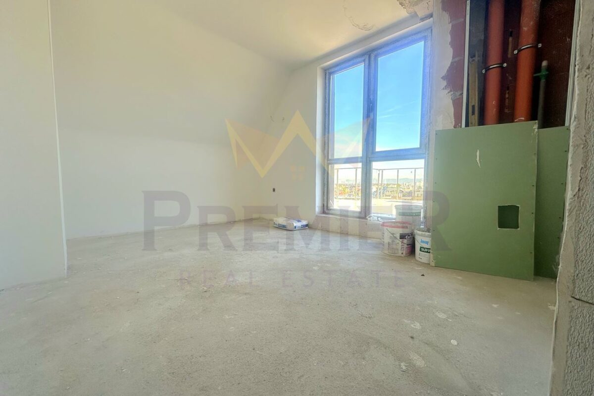 Тристаен апартамент в кв.Витоша - ИМОТИ ПРЕМИЕР - Агенция за недвижими имоти