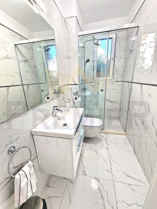 ЧЕТИРИСТАЕН АПАРТАМЕНТ, ИДЕАЛЕН ЦЕНТЪР - ИМОТИ ПРЕМИЕР - Агенция за недвижими имоти