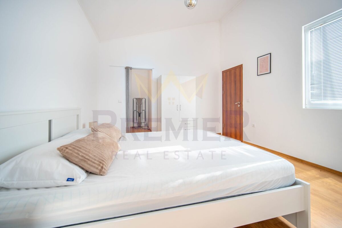 Самостоятелна едноетажна къща с двор в затворен комплекс с морска панорама до с. Кранево. - ИМОТИ ПРЕМИЕР - Агенция за недвижими имоти