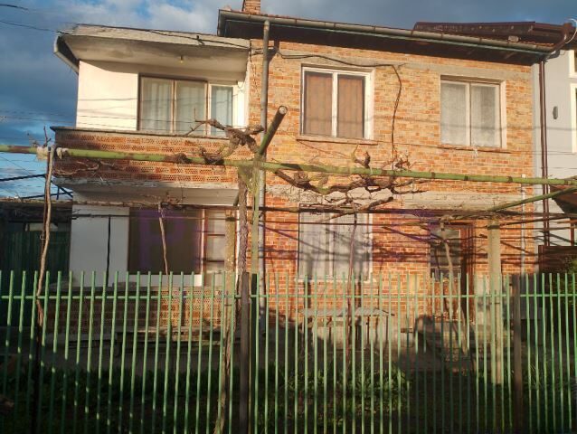 Агенция за недвижими имоти - Имоти Премиер - имот - 1102073, Цена: 270000 EUR