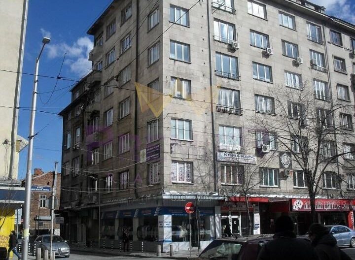 4-стаен апартамент с изключителна локация в кв. Център, гр. София - - снимка 10 - Имоти Премиер