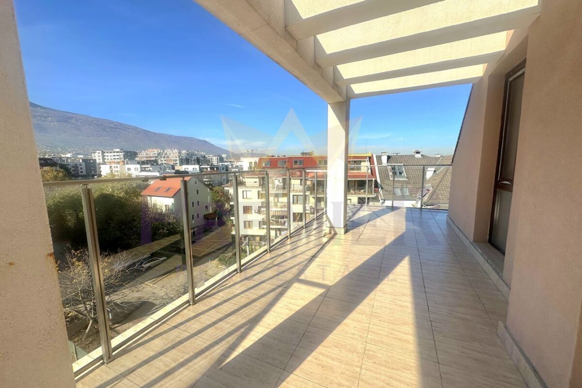 Тристаен апартамент в кв.Витоша - ИМОТИ ПРЕМИЕР - Агенция за недвижими имоти