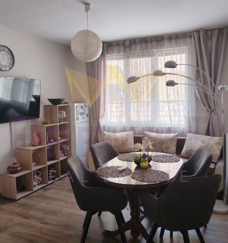 Етаж от къща със самостоятелен вход,кв.Ветрен - ИМОТИ ПРЕМИЕР - Агенция за недвижими имоти