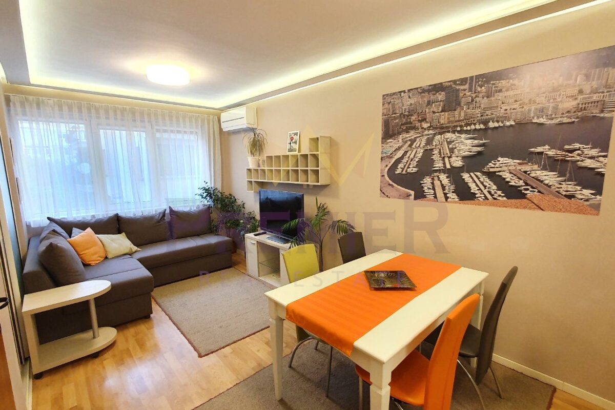 ЛУКСОЗНО ОБЗАВЕДЕН ТРИСТЕН АПАРТАМЕНТ В РАЙОНА НА НЕПТУН - ИМОТИ ПРЕМИЕР - Агенция за недвижими имоти