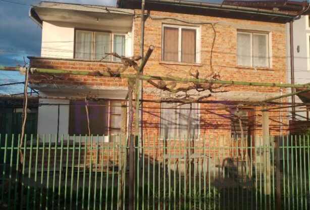 Агенция за недвижими имоти - Имоти Премиер - имот - 1102073, Цена: 270000 EUR