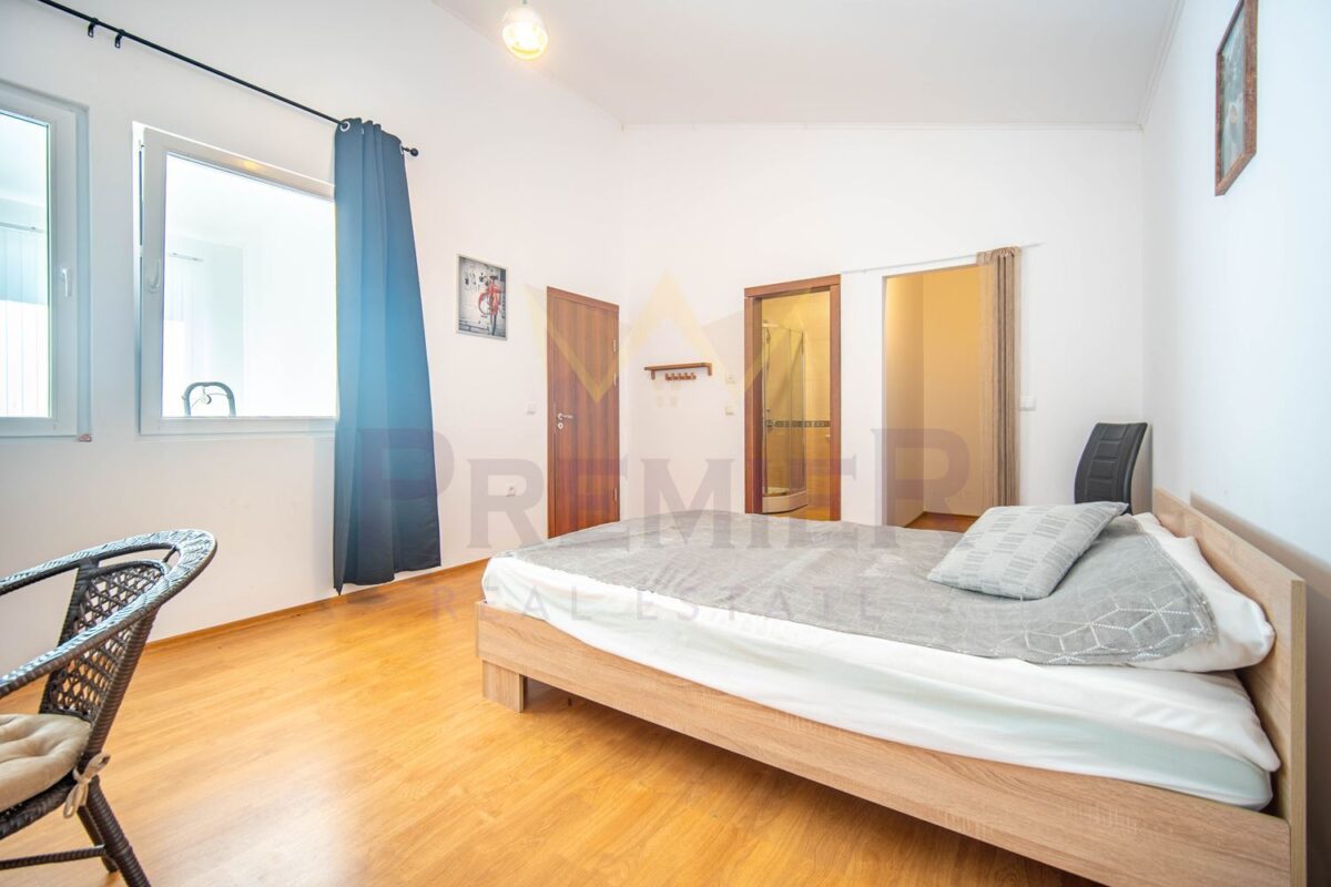 Самостоятелна едноетажна къща с двор в затворен комплекс с морска панорама до с. Кранево. - ИМОТИ ПРЕМИЕР - Агенция за недвижими имоти