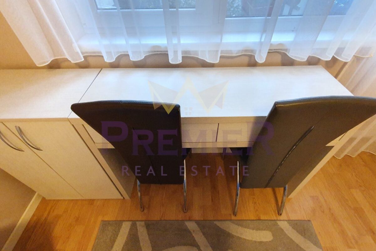 ЛУКСОЗНО ОБЗАВЕДЕН ТРИСТЕН АПАРТАМЕНТ В РАЙОНА НА НЕПТУН - ИМОТИ ПРЕМИЕР - Агенция за недвижими имоти