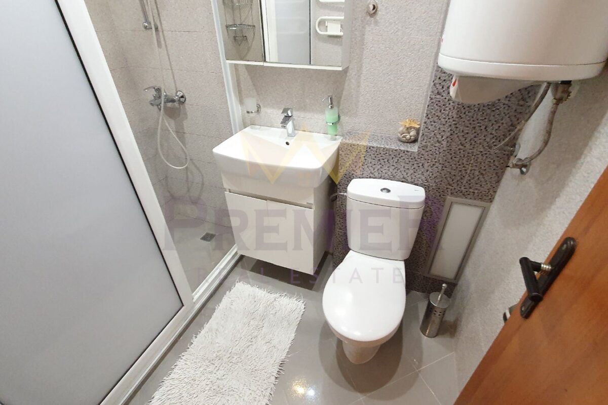 ЛУКСОЗНО ОБЗАВЕДЕН ТРИСТЕН АПАРТАМЕНТ В РАЙОНА НА НЕПТУН - ИМОТИ ПРЕМИЕР - Агенция за недвижими имоти