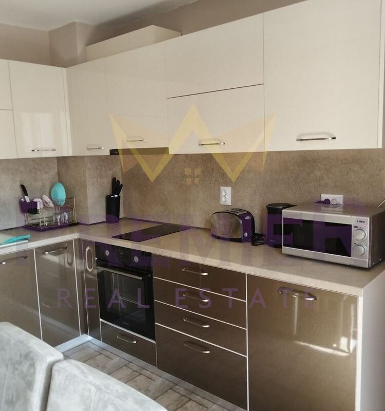 Двустаен апартамент до у-ще Л.Каравелов - ИМОТИ ПРЕМИЕР - Агенция за недвижими имоти