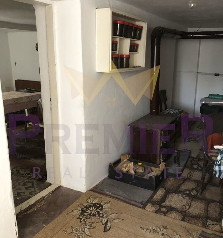 Двуетажна къща в гр. Вълчи дол, обл.Варна - ИМОТИ ПРЕМИЕР - Агенция за недвижими имоти