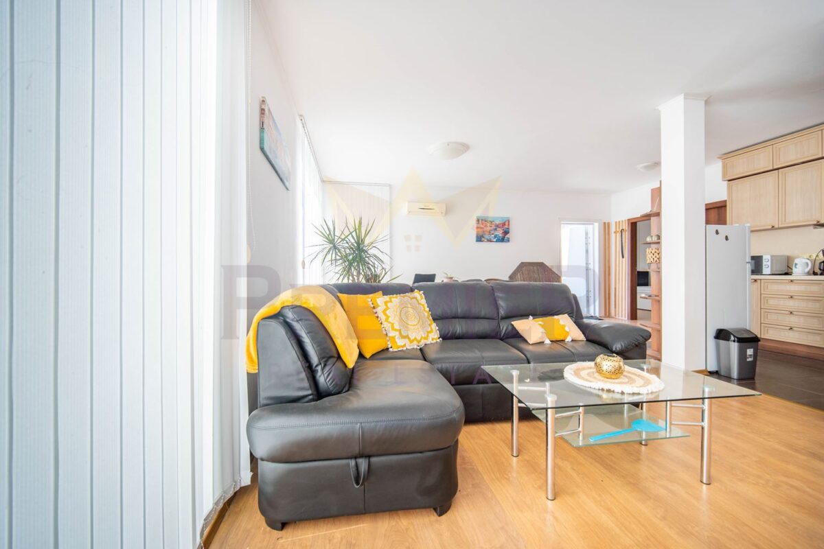 Самостоятелна едноетажна къща с двор в затворен комплекс с морска панорама до с. Кранево. - ИМОТИ ПРЕМИЕР - Агенция за недвижими имоти