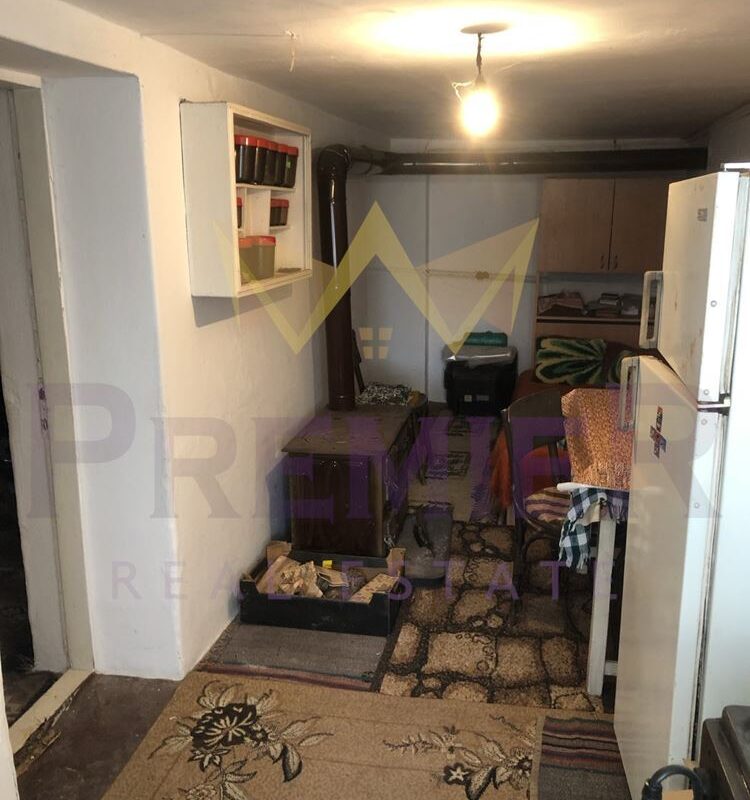 Двуетажна къща в гр. Вълчи дол, обл.Варна - ИМОТИ ПРЕМИЕР - Агенция за недвижими имоти