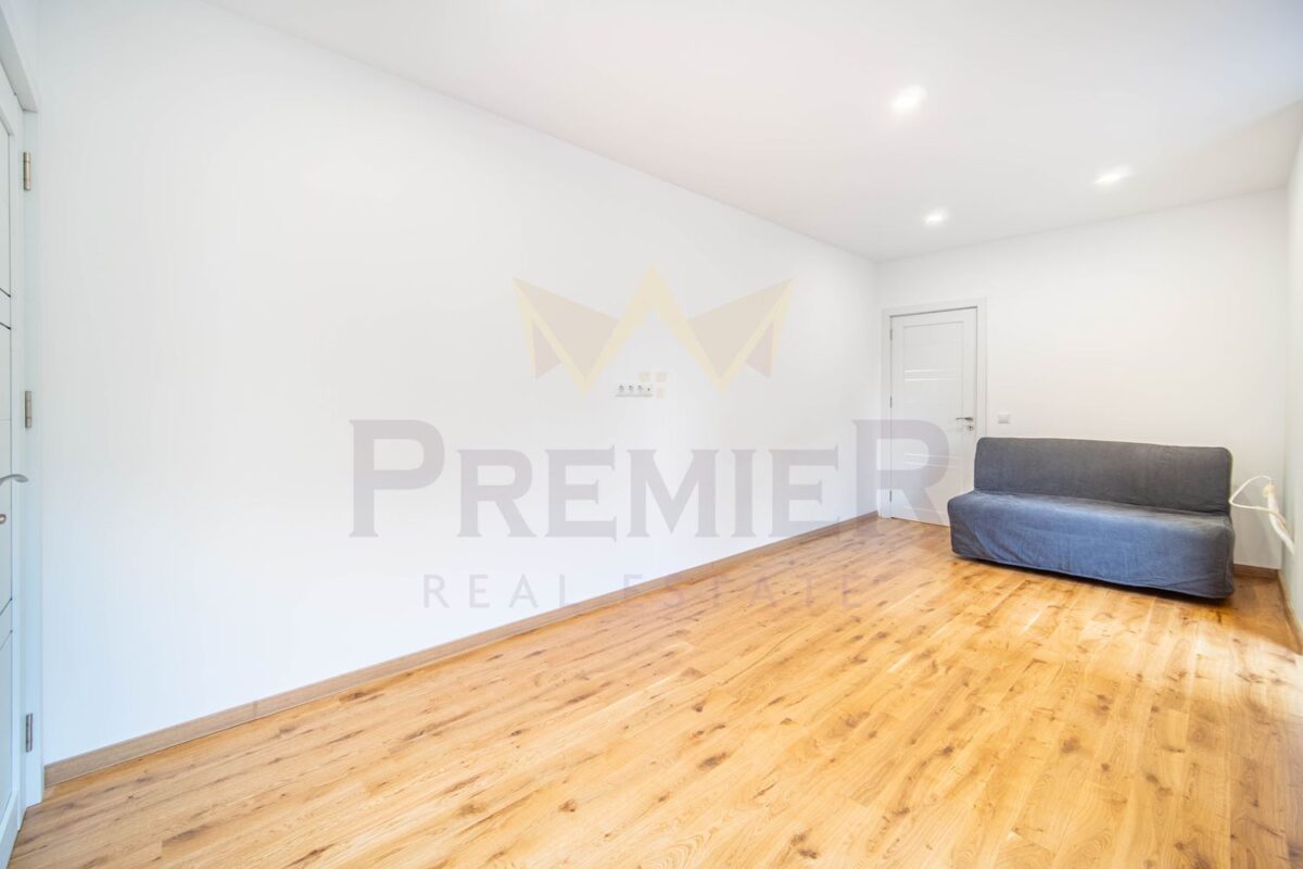 Четиристаен апартамент завършен до ключ с двоен гараж в района на Бриз - ИМОТИ ПРЕМИЕР - Агенция за недвижими имоти