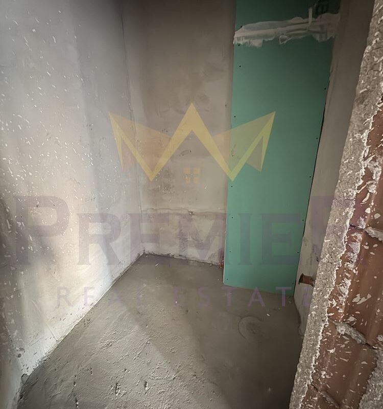 Тристаен апартамент Полигона - ИМОТИ ПРЕМИЕР - Агенция за недвижими имоти