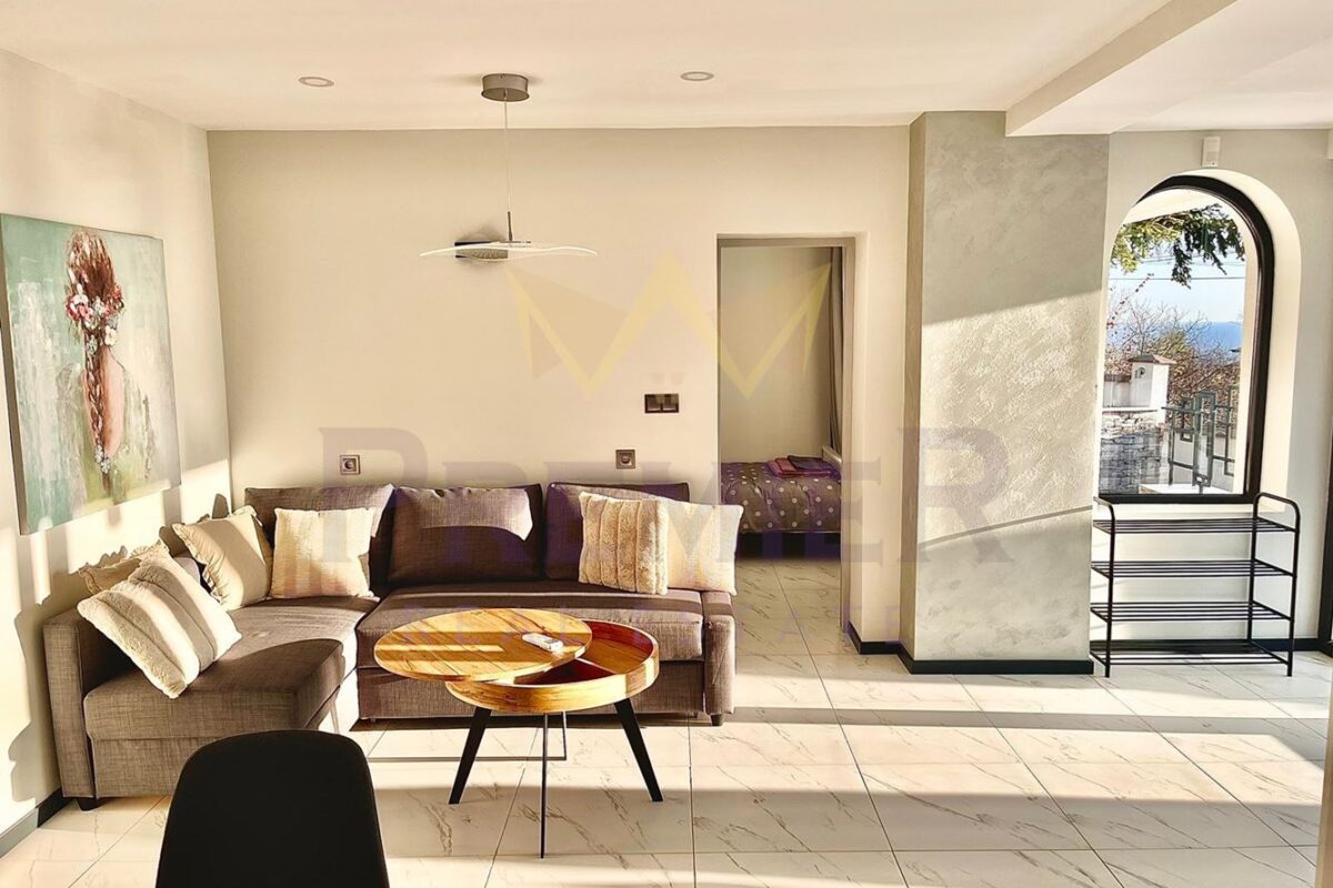 Триетажна къща - ИМОТИ ПРЕМИЕР - Агенция за недвижими имоти