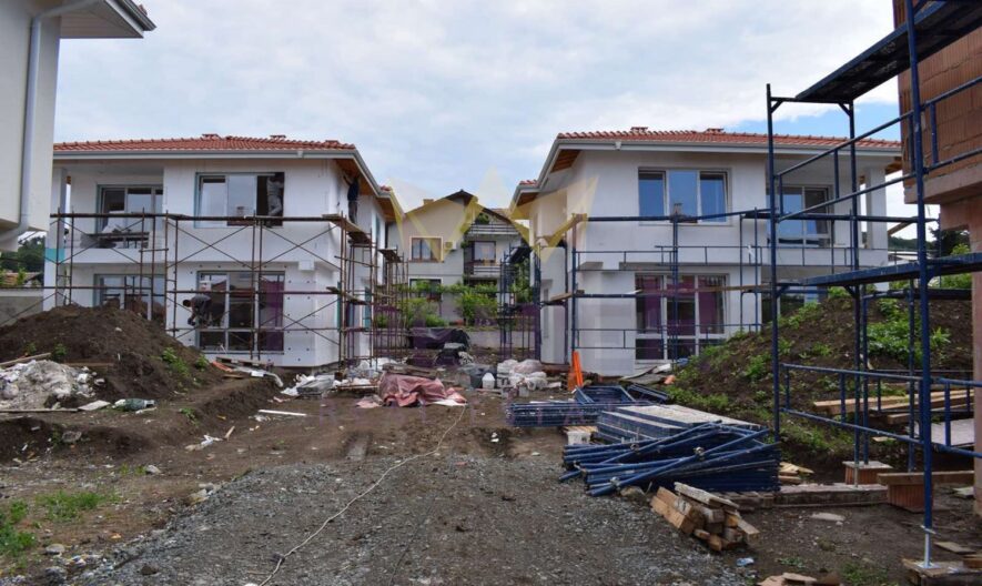 Четири Самостоятелни Двуетажни Къщи с двор в с. Веселие, общ. Приморско -  - снимка 13 - Имоти Премиер