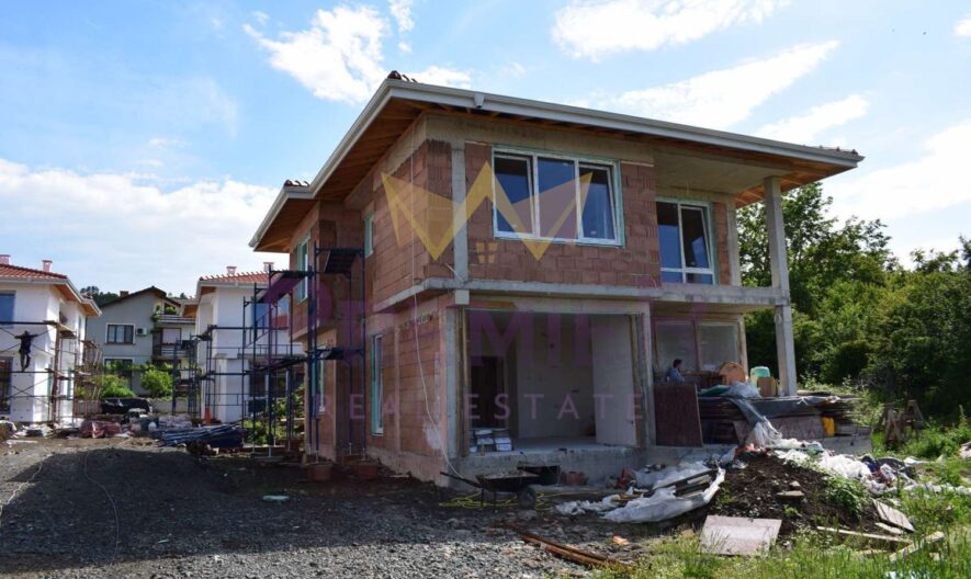 Четири Самостоятелни Двуетажни Къщи с двор в с. Веселие, общ. Приморско -  - снимка 5 - Имоти Премиер