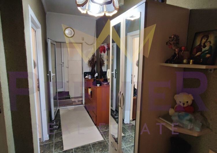 Четиристаен панелен апартамент до Амичи Възраждане - - снимка 9 - Имоти Премиер