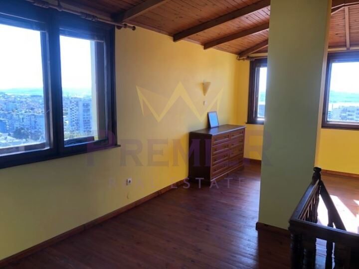 ПРОСТОРЕН ЧЕТИРИСТАЕН АПАРТАМЕНТ С НЕВЕРОЯТНА ГЛЕДКА - ИМОТИ ПРЕМИЕР - Агенция за недвижими имоти