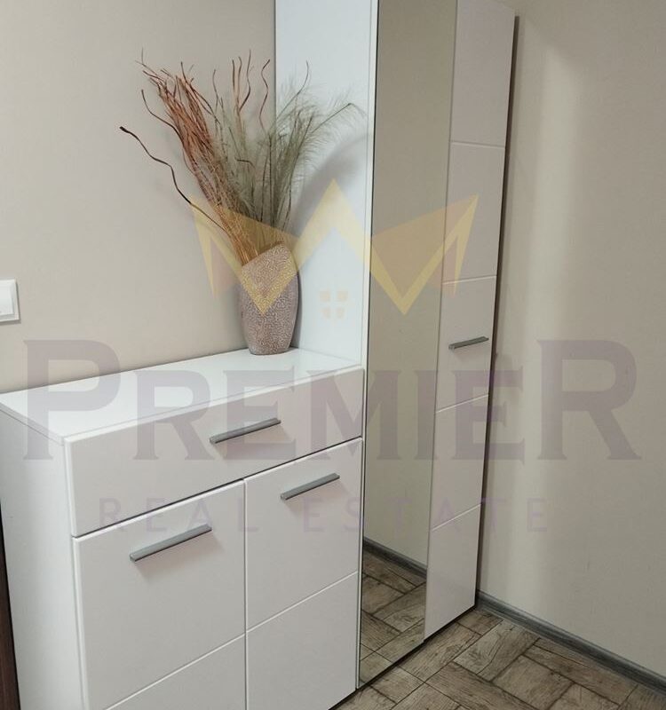 Двустаен апартамент до у-ще Л.Каравелов - ИМОТИ ПРЕМИЕР - Агенция за недвижими имоти