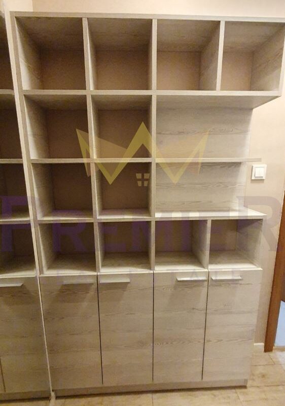 ЛУКСОЗНО ОБЗАВЕДЕН ТРИСТЕН АПАРТАМЕНТ В РАЙОНА НА НЕПТУН - ИМОТИ ПРЕМИЕР - Агенция за недвижими имоти