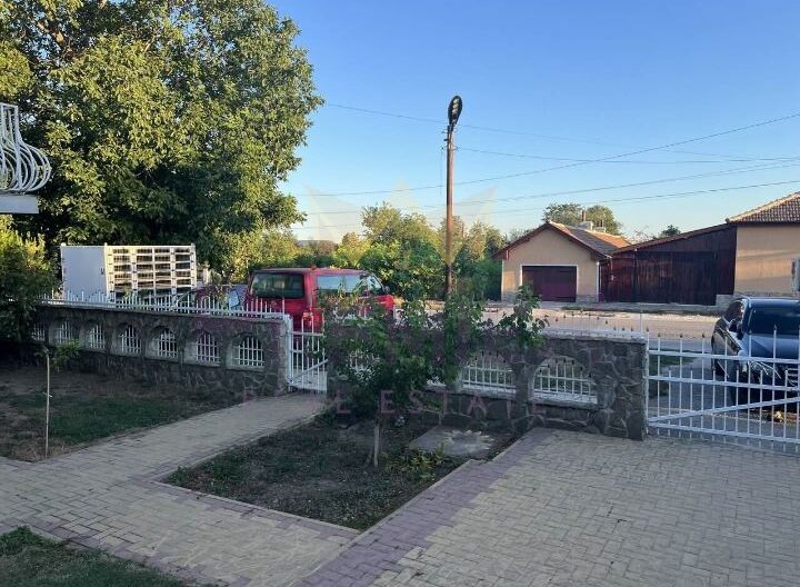 Две къщи в гр.Суворово, обл.Варна - - снимка 4 - Имоти Премиер