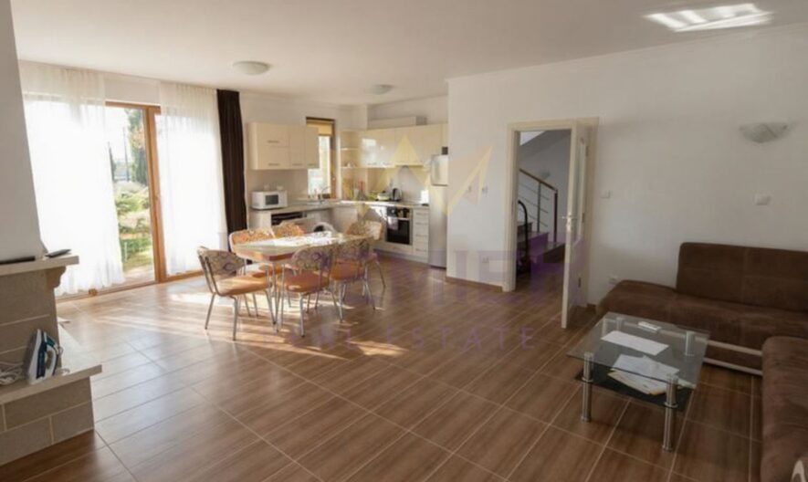 Двуетажна къща с двор в затворен комплекс в с. Лозенец. -  - снимка 4 - Имоти Премиер