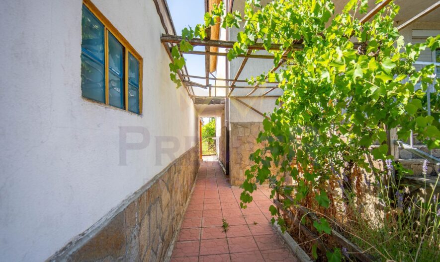 Двуетажна къща с гараж с.Оброчище -  - снимка 22 - Имоти Премиер