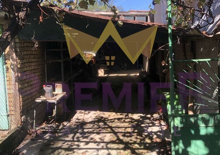 Двуетажна къща в гр. Вълчи дол, обл.Варна -  - снимка 18 - Имоти Премиер