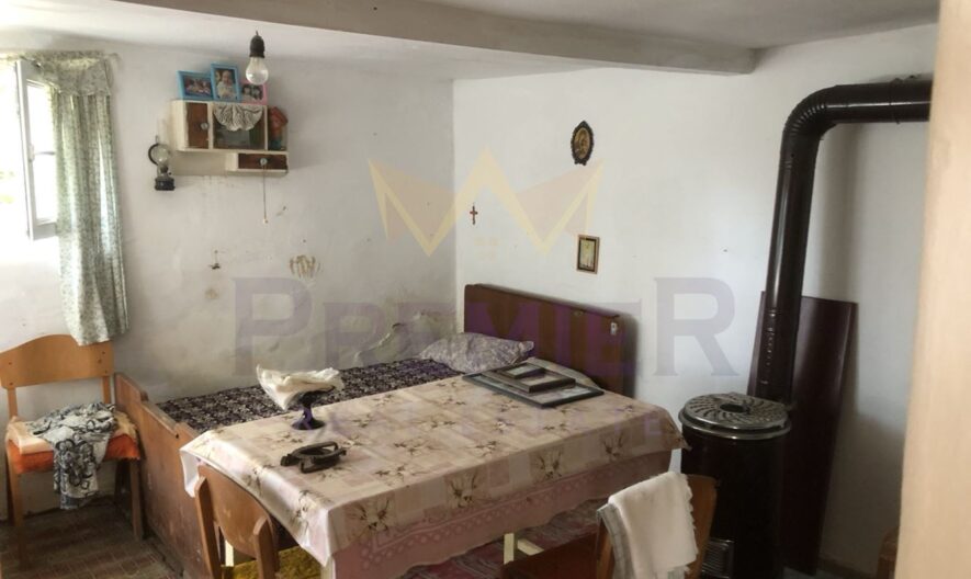 Двуетажна къща в гр. Вълчи дол, обл.Варна -  - снимка 7 - Имоти Премиер