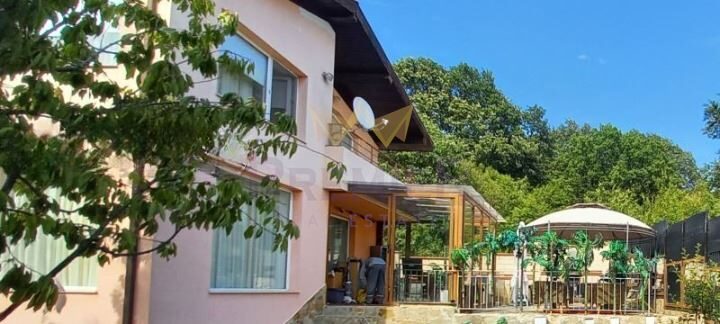 Двуетажна къща в м-т Перчемлията -  - снимка 3 - Имоти Премиер