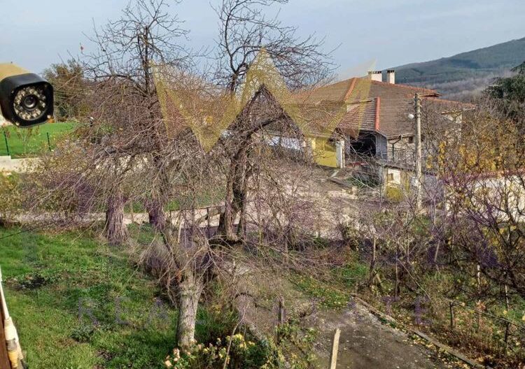 Двуетажна къща в с. Генерал Кантарджиево -  - снимка 4 - Имоти Премиер