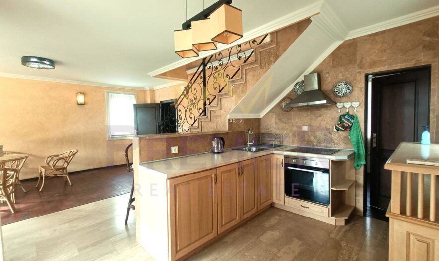 Двуетажна къща в с. Кошарица, близо до Слънчев бряг – идеален дом за целогодишно живеене или почивка -  - снимка 3 - Имоти Премиер